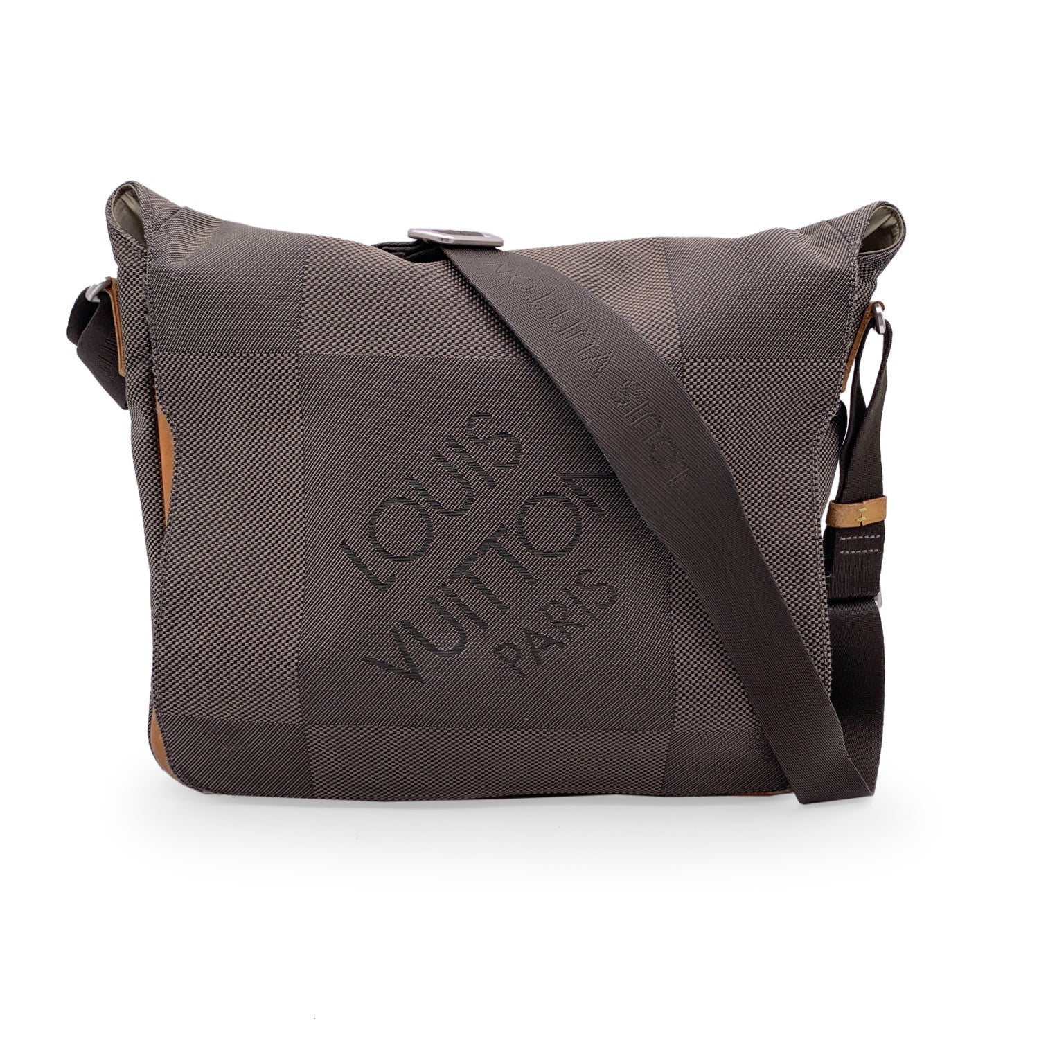 Louis Vuitton Terre Damier Geant Canvas Messenger Bag Louis Vuitton | The  Luxury Closet