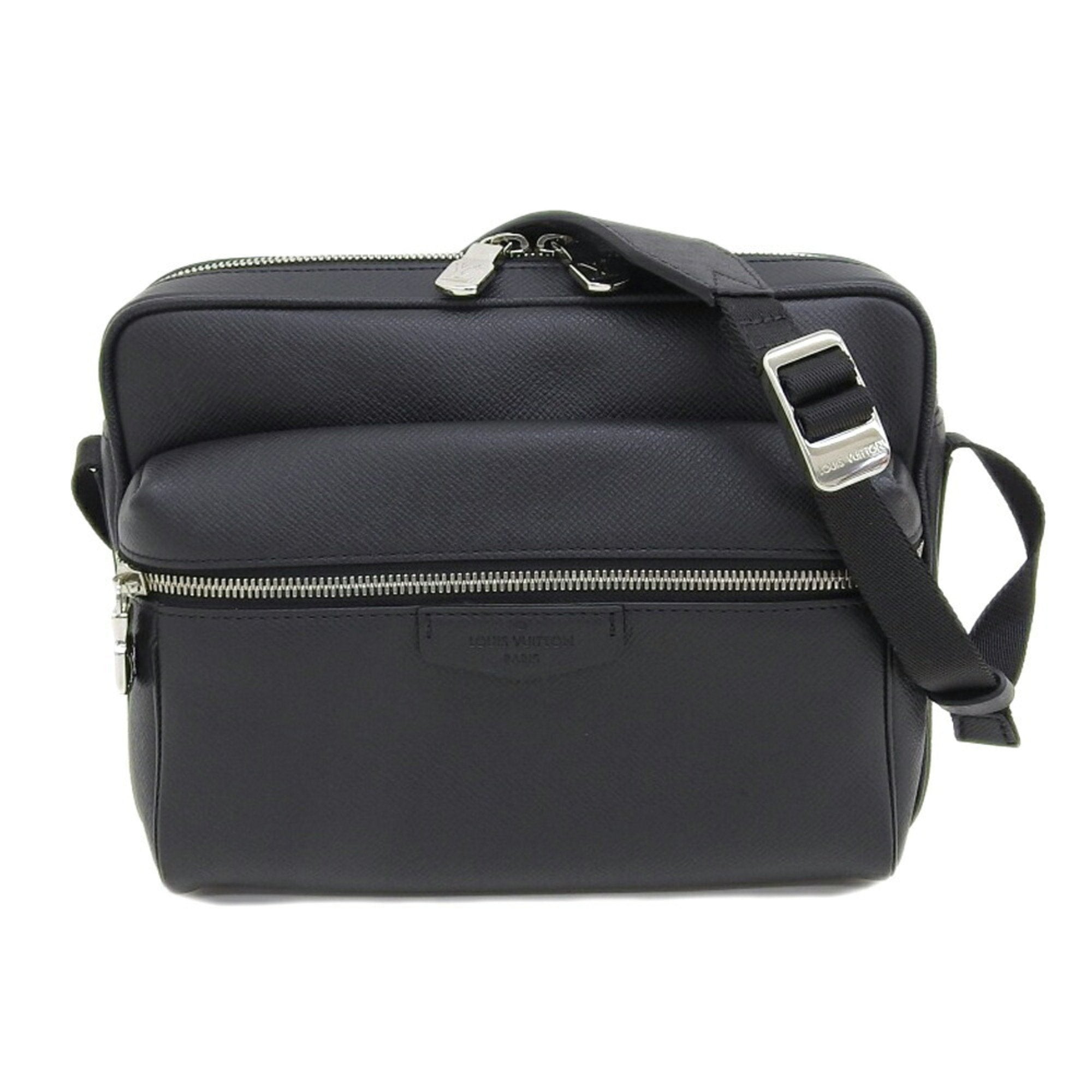 Louis Vuitton Bag Shoulder Outdoors Messenger Pm Taiga Noir M33435