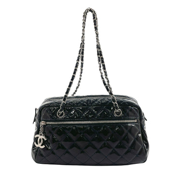 CHANEL Matelasse Shoulder Bag