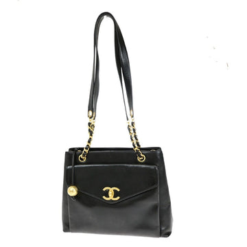 CHANEL Matelasse Shoulder Bag