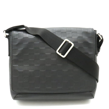 LOUIS VUITTON District Shoulder Bag