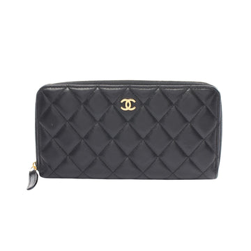 CHANEL Matelasse Wallet