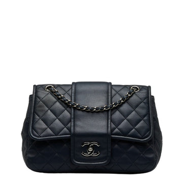 CHANEL Matelasse Shoulder Bag