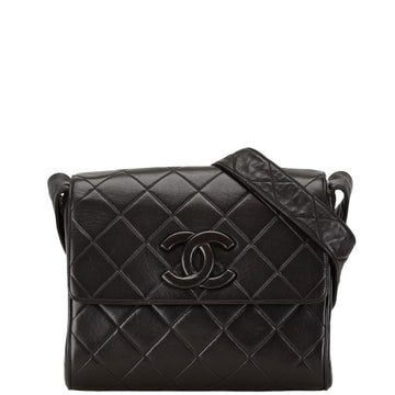 CHANEL Matelasse Shoulder Bag