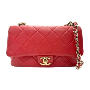 CHANEL Matelasse Shoulder Bag