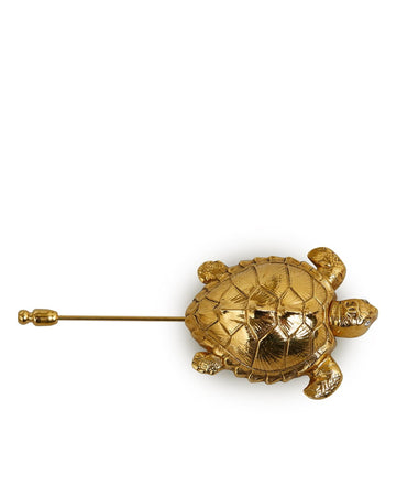 CHANEL Women's Gold Turtle Brooch in Excellent Condition in Gold