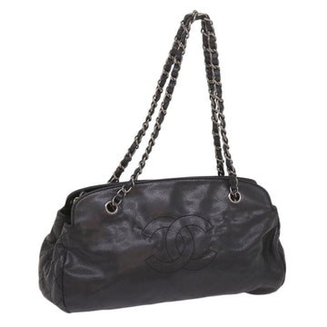 CHANEL Women's Leather Shoulder Bag in Classic Black by a Prestigious Italian Designer in Black