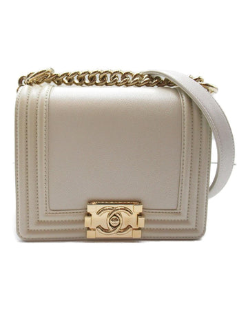 CHANEL Women's Chic White Mini Boy Bag in Excellent Condition in White