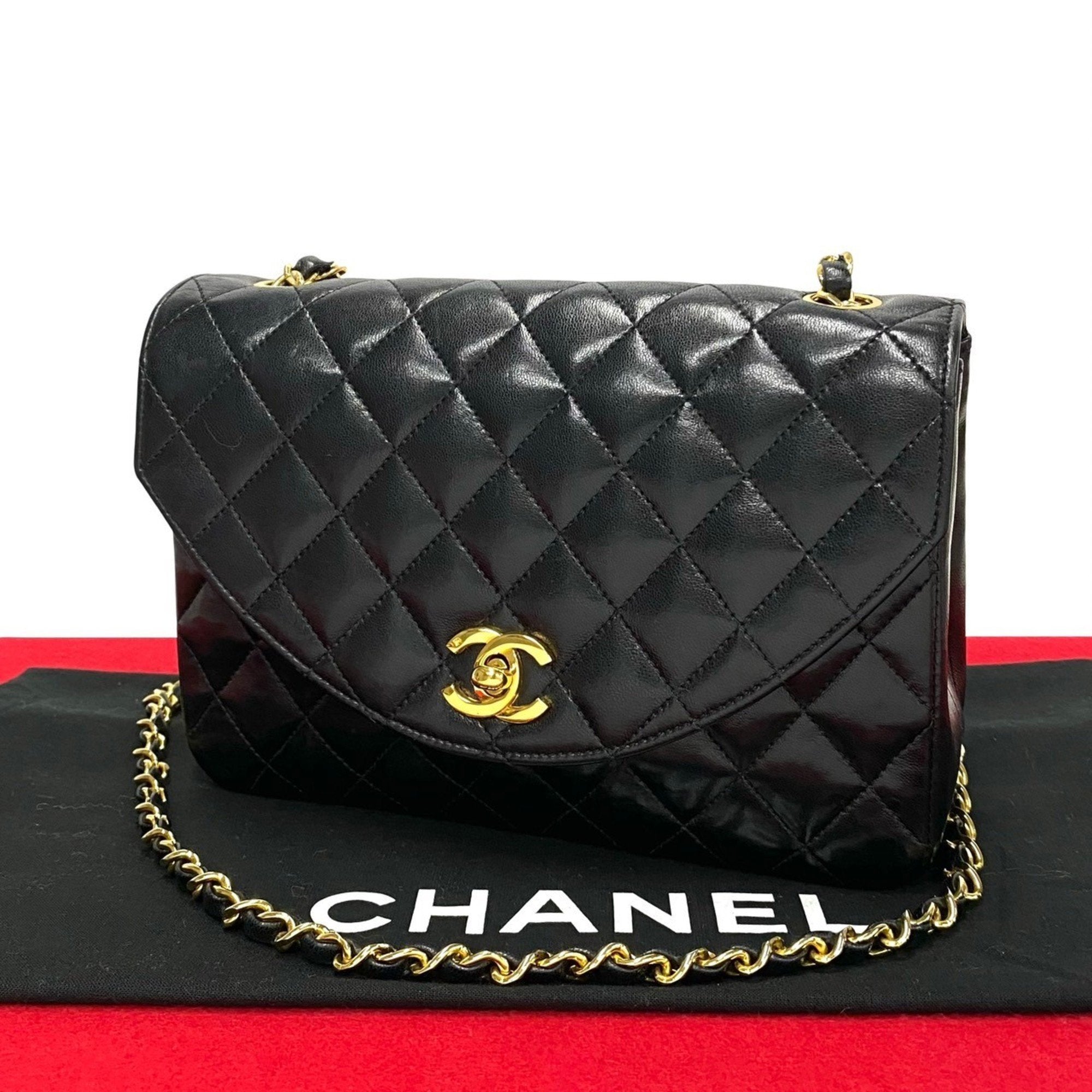 CHANEL Matelasse 22cm Coco Mark Turnlock Lambskin Leather