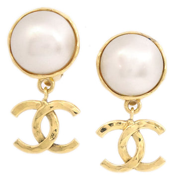 CHANEL Artificial Pearl Dangle Earrings Clip-On Gold 93P 66448