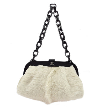 CHANEL Ivory Fur Lambskin Chain Handbag 172908