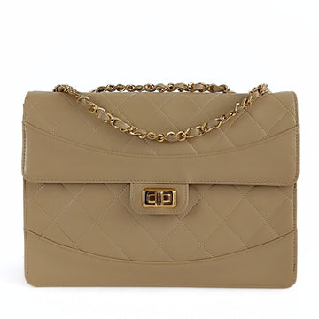 CHANEL Chanel Chanel Timeless Classica 2.55 bag in beige matelasse leather