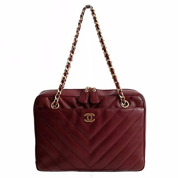 CHANEL Camera Chevron Quilted shoulder bag in burgundy leather