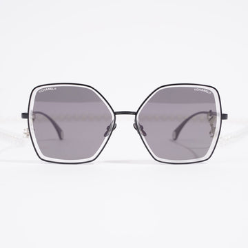 Chanel Pilot Sunglasses 4262 Black / Pearl Base Metal 140mm