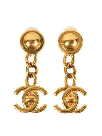 CHANEL 1996 Made Turn-Lock Chain Swing Earrings Gold