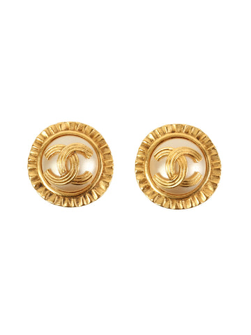 CHANEL 1994 Made Round Pearl Cc Mark Earrings Gold