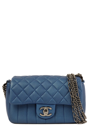 CHANEL Around 2014 Made Turn-Lock Chain Bag Blue