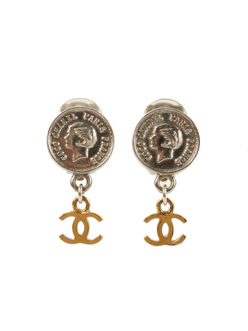 CHANEL 1996 Made Coin Cc Mark Swing Earrings Silver/Gold