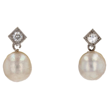 20th Century Cultured Pearl Diamonds 18 Karat Yellow Gold Drop Earrings