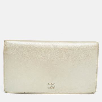 CHANEL Pearl White Caviar Leather CC L Yen Continental Wallet