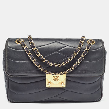 CHANEL Navy Blue Quilted Leather Medium Pagoda Flap Bag