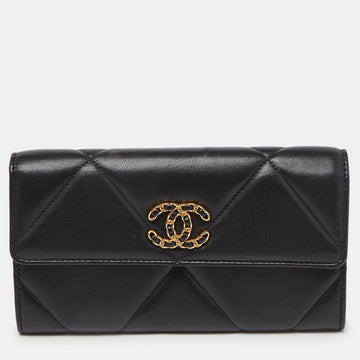 CHANEL Black Quilted Leather  19 Flap Wallet