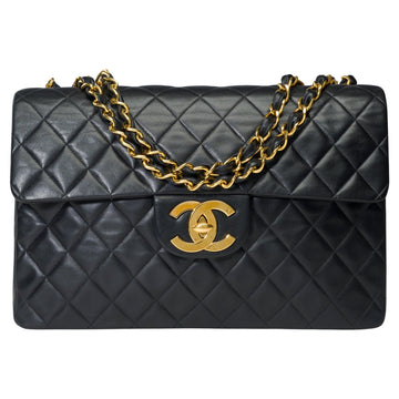 CHANEL Timeless Maxi Jumbo flap shoulder bag in black quilted lambskin, GHW
