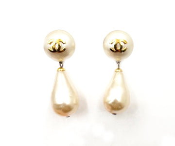 CHANEL Vintage Gold Plated CC Large Gumball Pearl Dangle Clip On Earrings