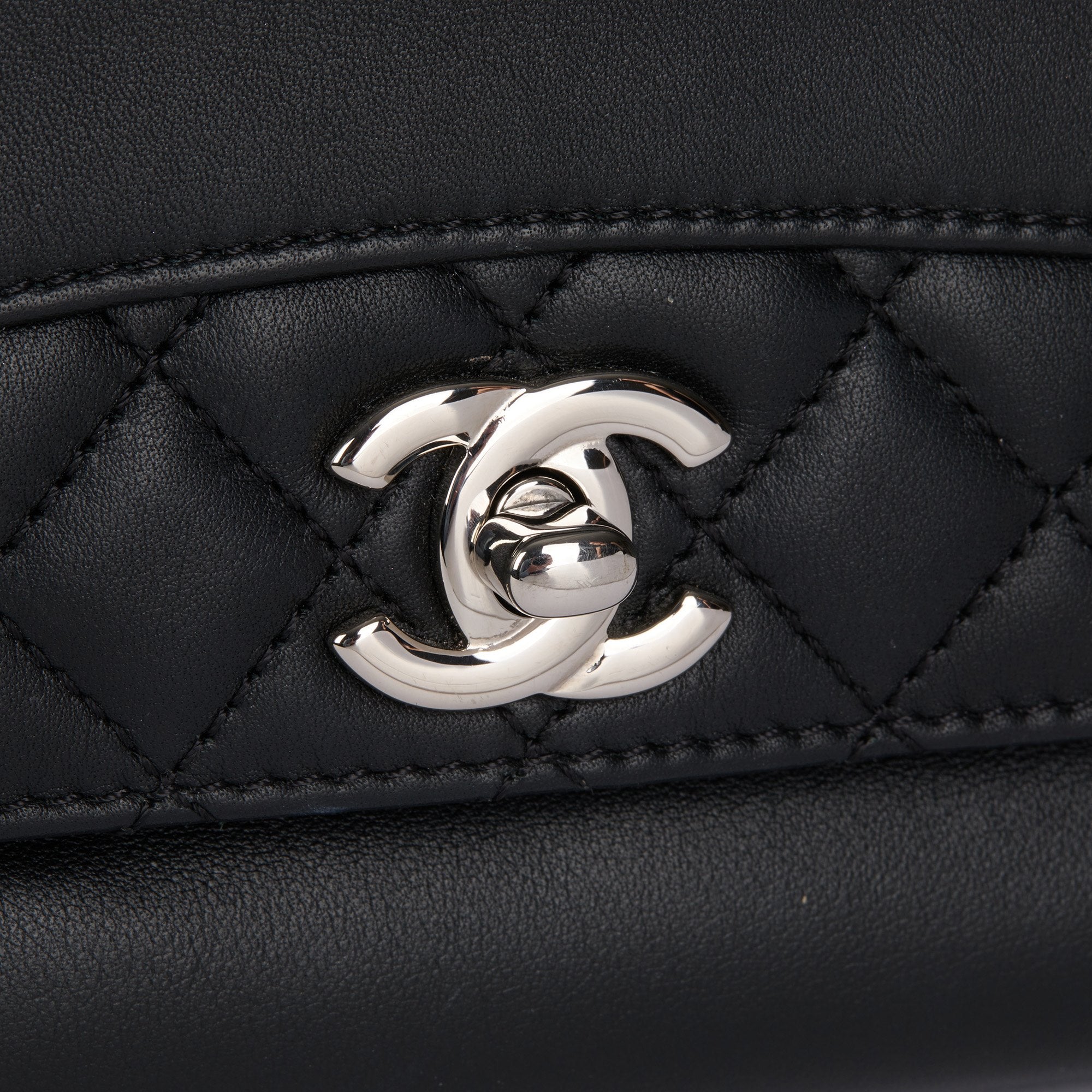 Chanel tramezzo flap online bag