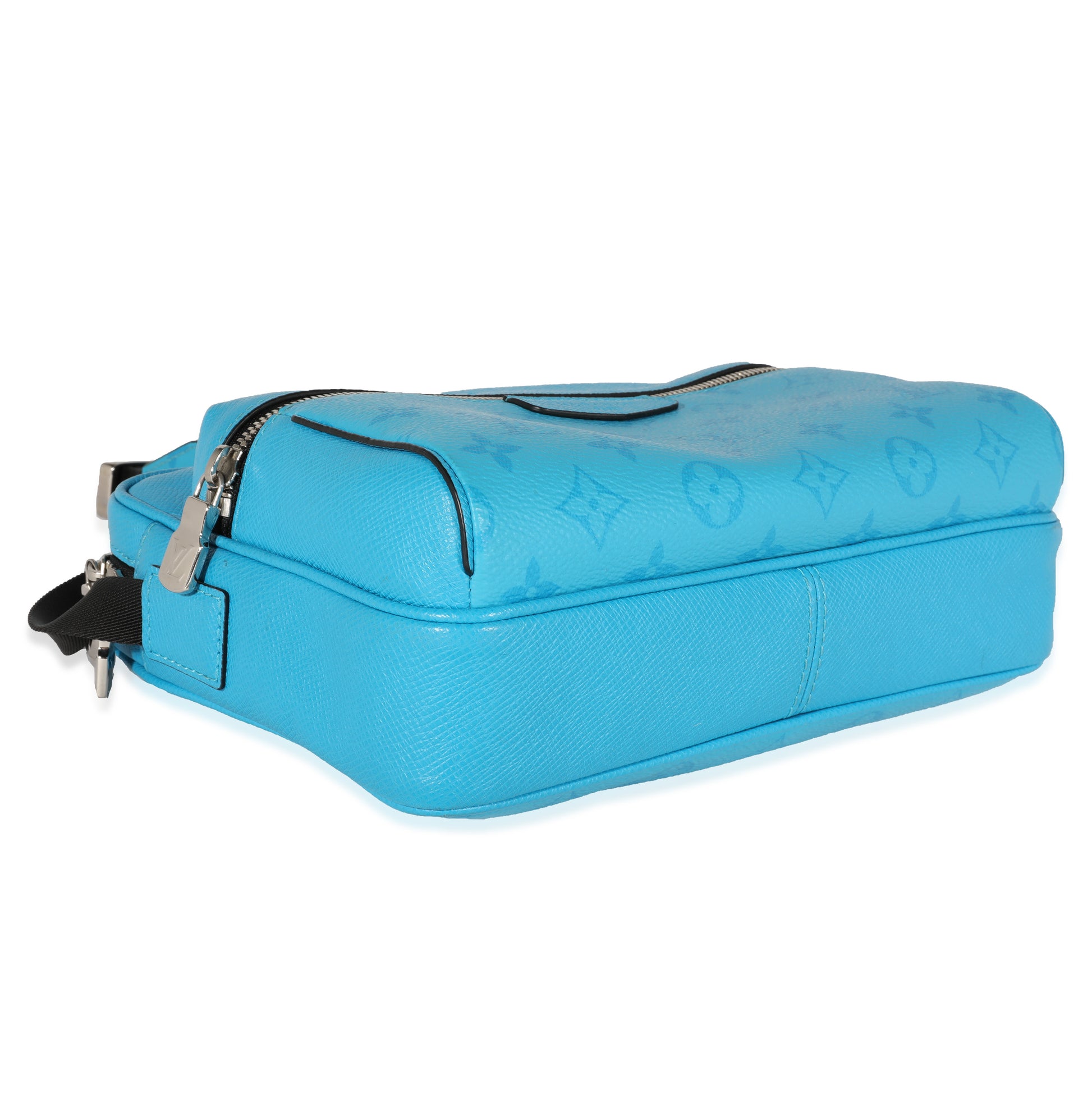 Louis Vuitton Outdoor Messenger Taiga Leather PM Blue 176183164