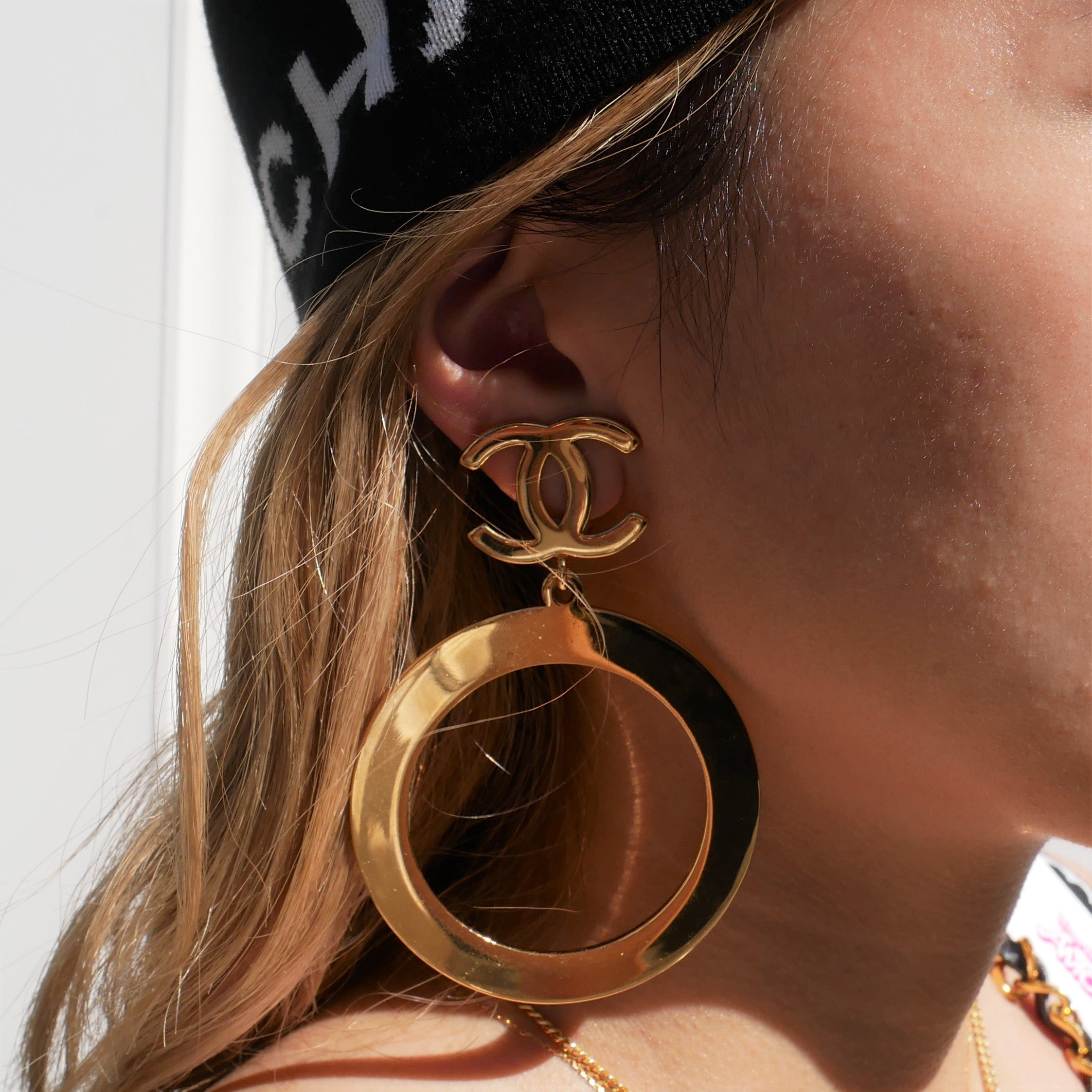 Chanel hot sale circle earrings