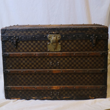 LOUIS VUITTON Vintage Damier Trunk from the 1900s LVB00351