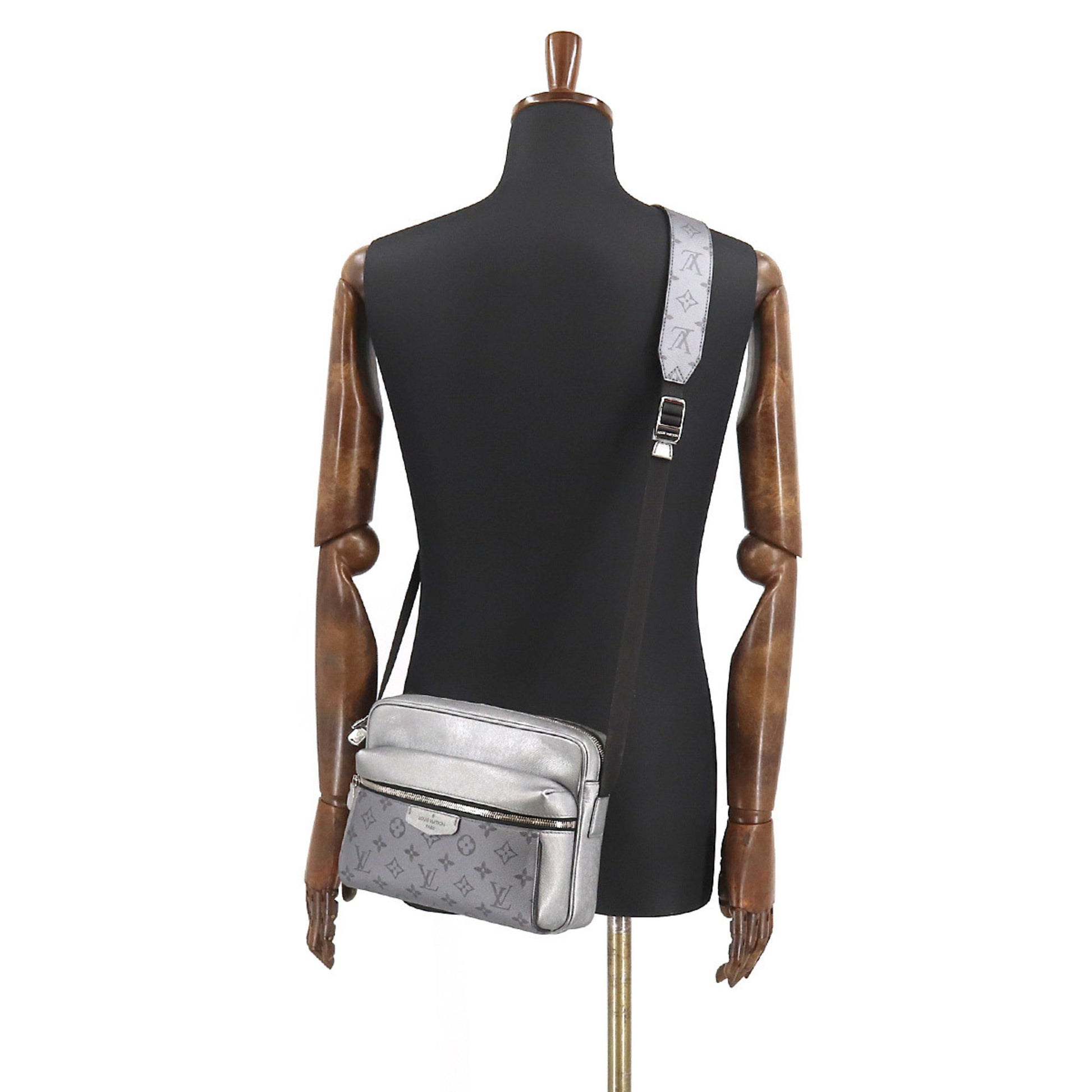 Outdoor Messenger Bag - Luxury Taigarama Black