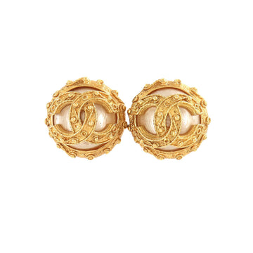 Chanel round type fake pearl here mark earrings gold accessories 94A Vintage Earrings