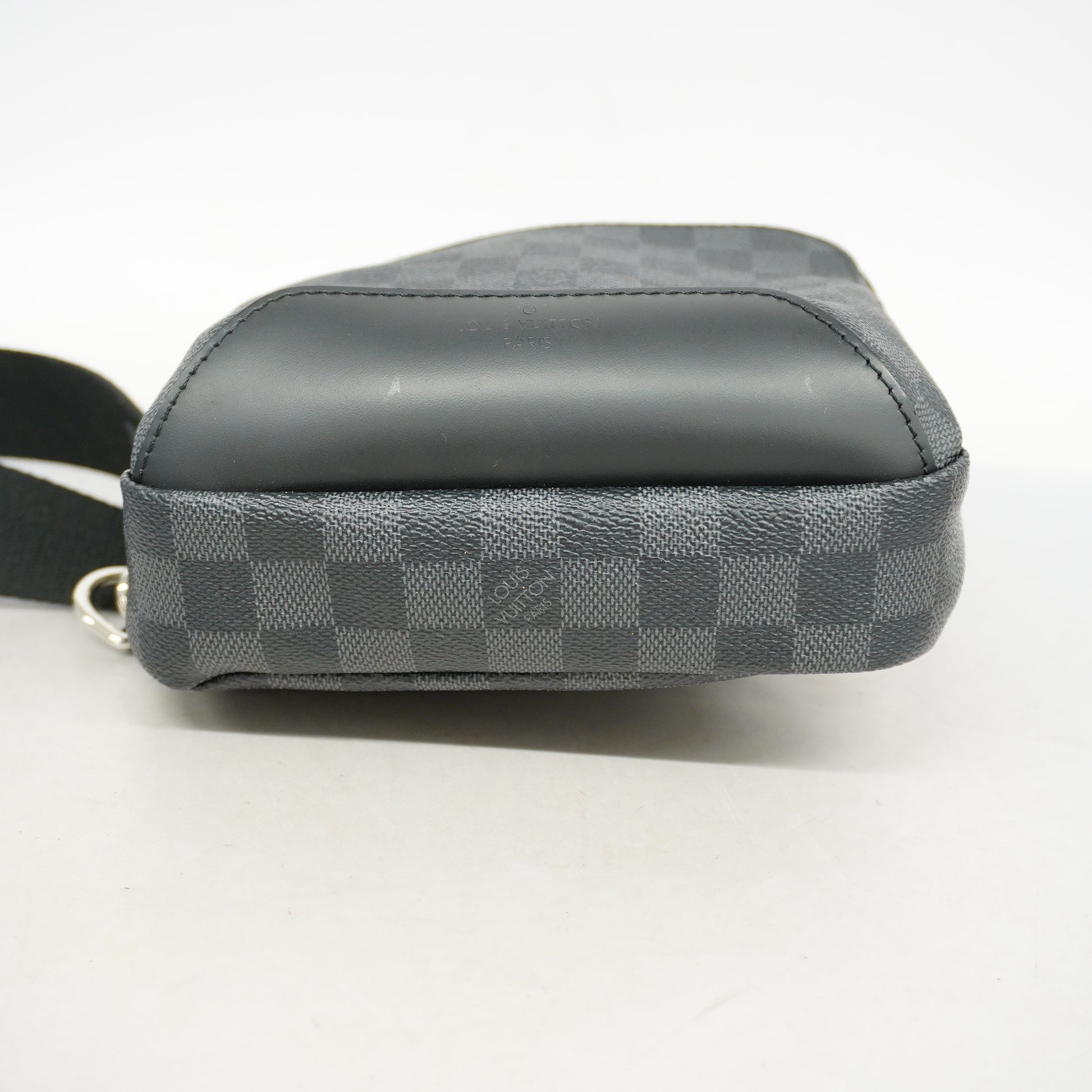 Shop Louis Vuitton DAMIER GRAPHITE New Pouch (N60417) by sunnyfunny