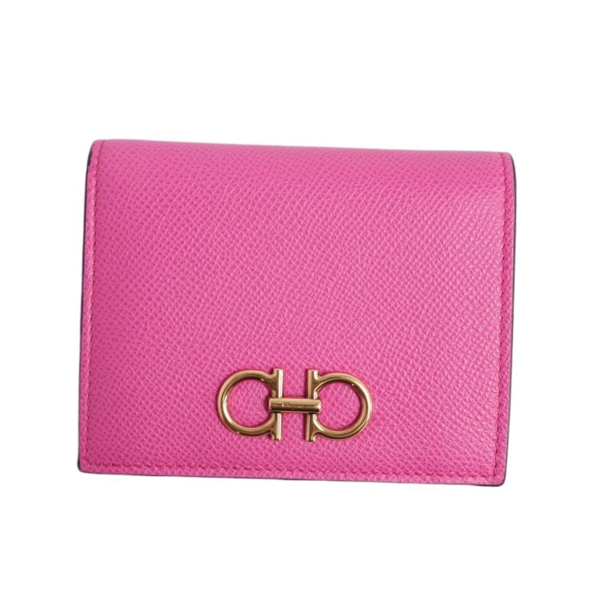 Ferragamo store women wallet