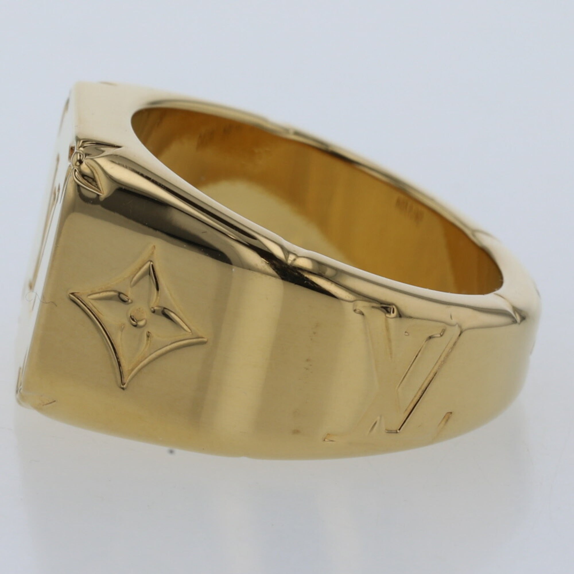 Louis v store mono ring gold