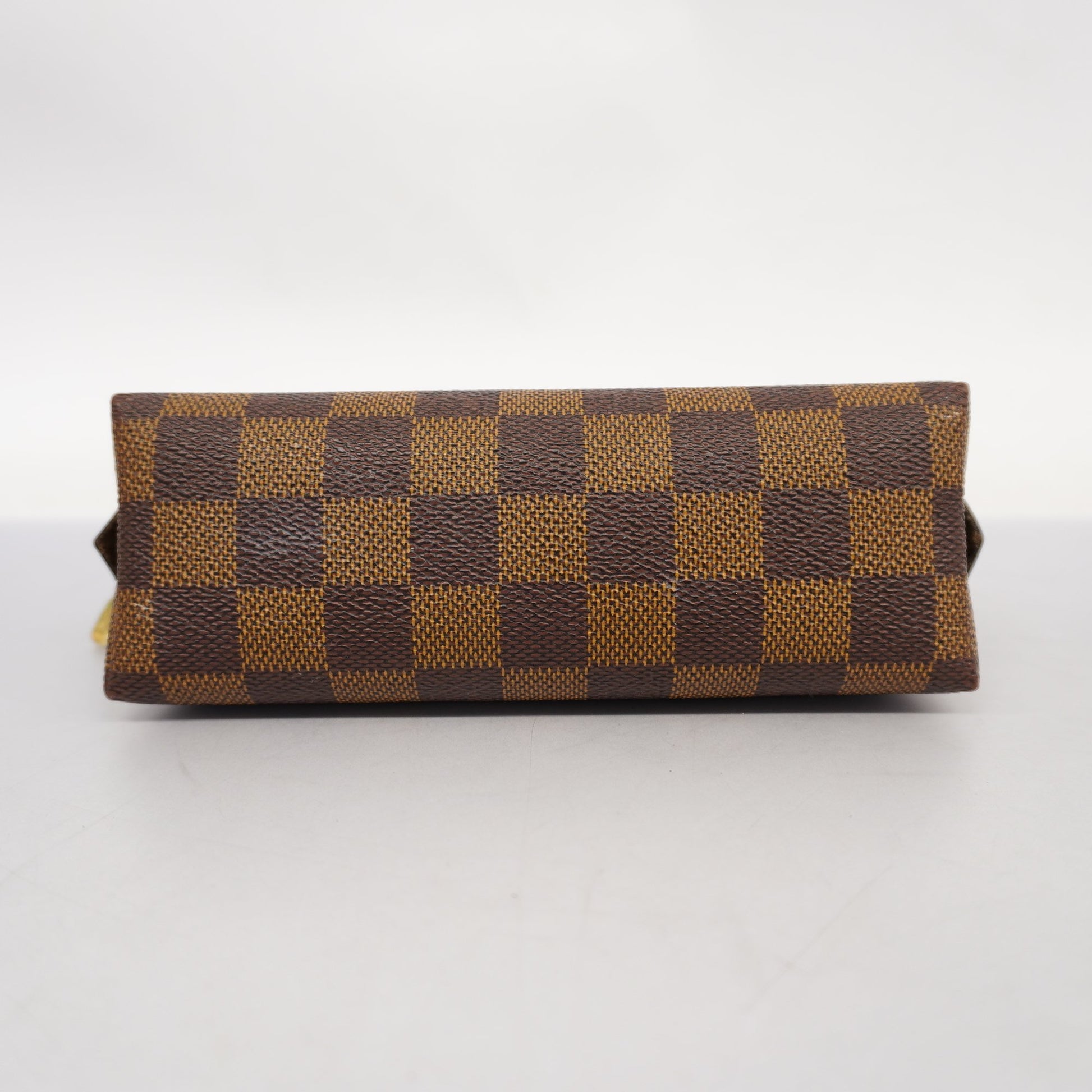 Shop Louis Vuitton DAMIER Cosmetic pouch (N47516) by Materialgirl