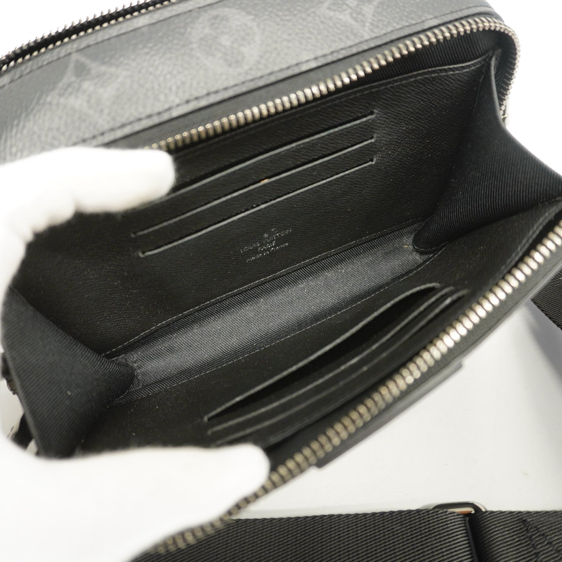Shop Louis Vuitton Alpha wearable wallet (M59161, M81260) by CITYMONOSHOP
