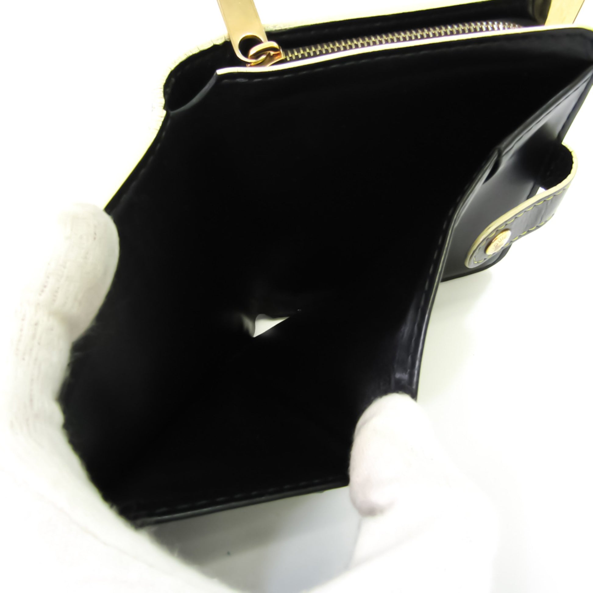 Louis Vuitton M91828 Black Suhali Zipped Compact Wallet