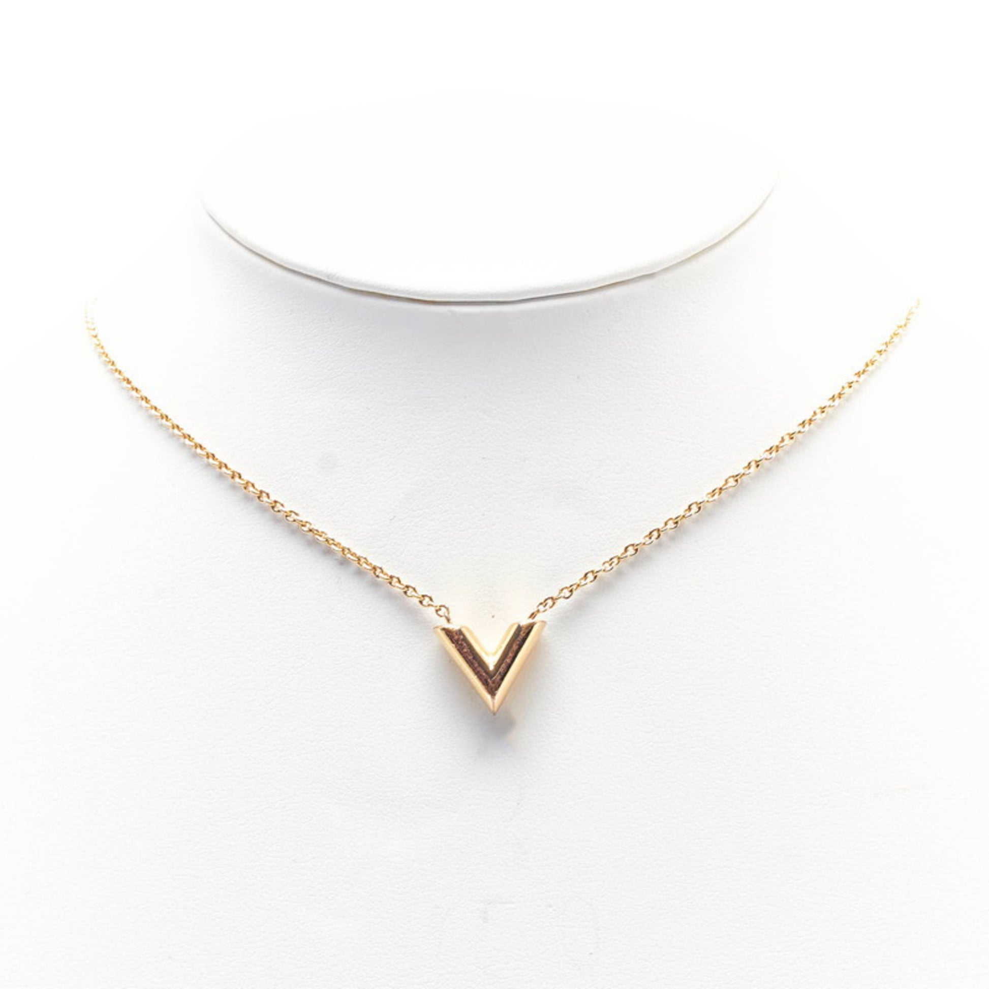 Louis Vuitton Essential V Necklace M61083 Golden Metal ref.852969