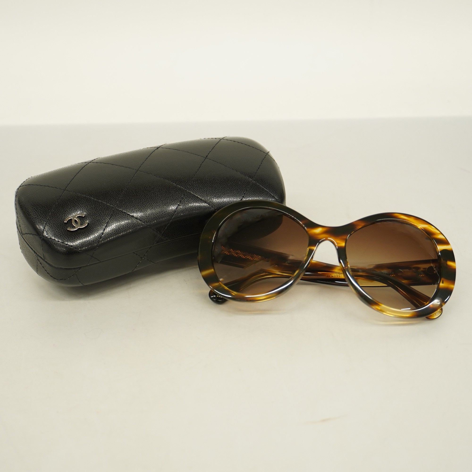 Chanel store sunglasses 5372