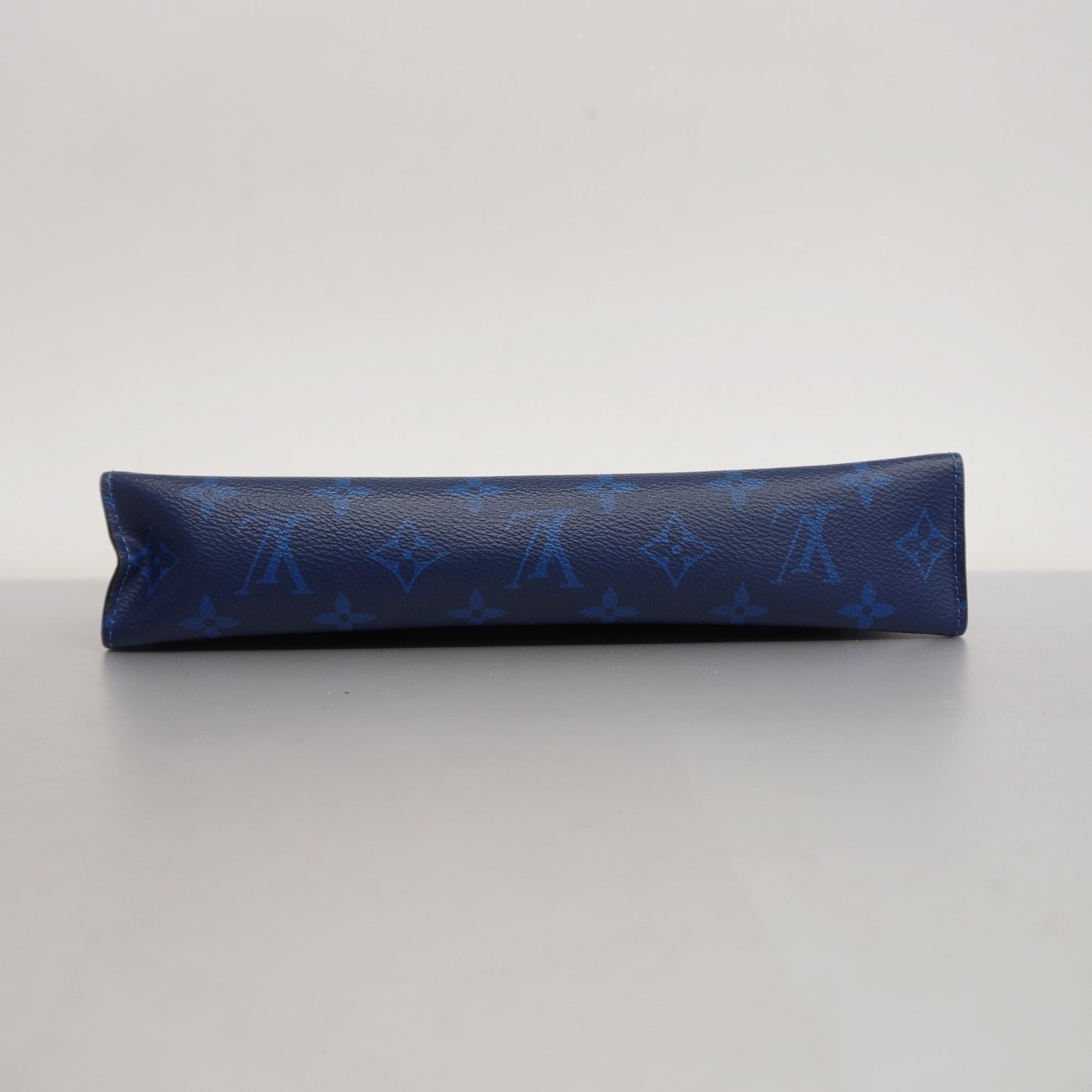 Blue Louis Vuitton Monogram Taigarama Pochette Voyage MM Clutch Bag, Cra-wallonieShops Revival