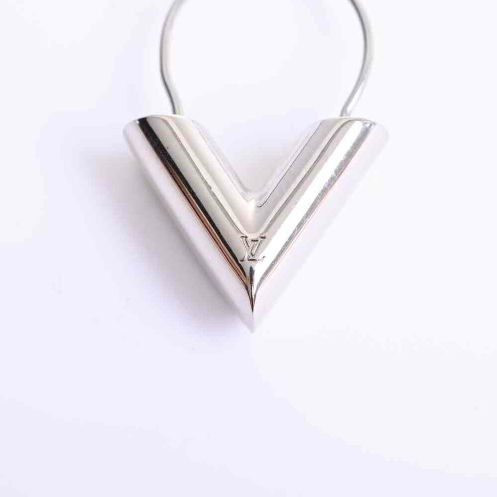 Louis Vuitton Essential V Silvery Silver ref.421748 - Joli Closet