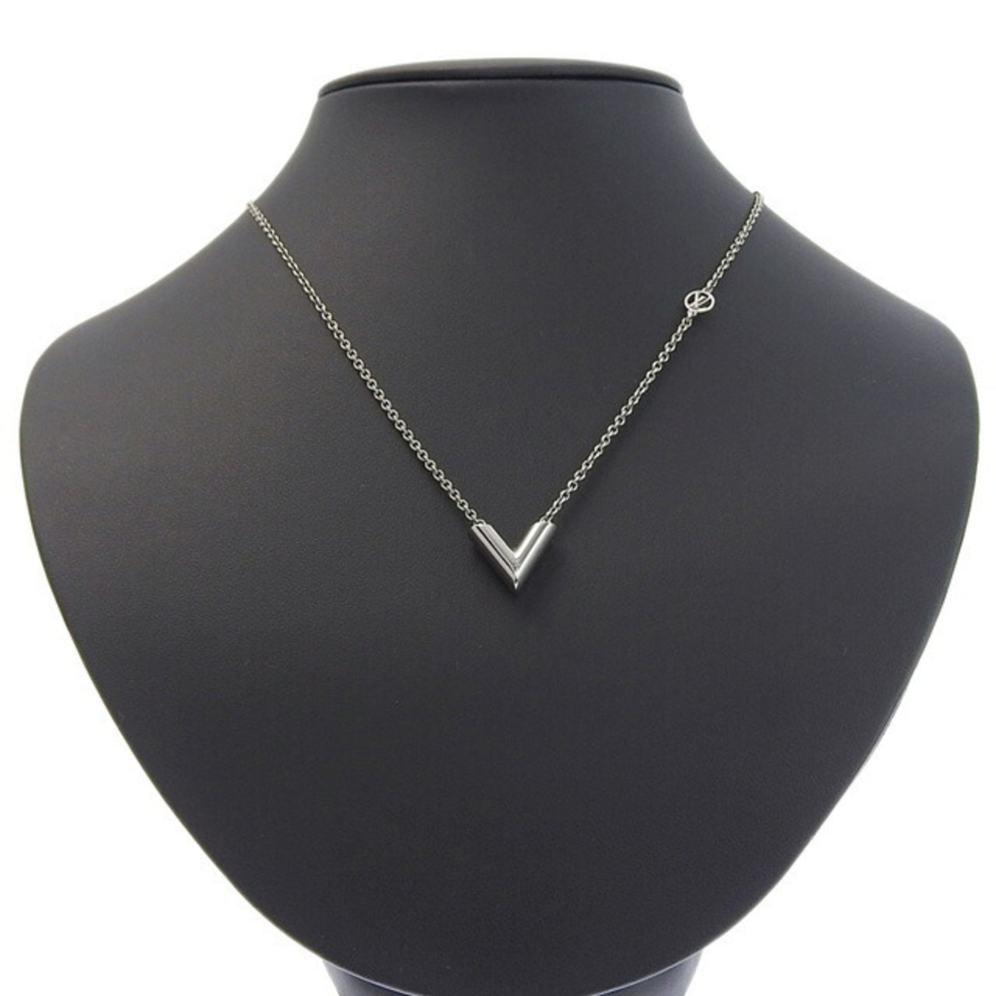 Louis Vuitton Essential v supple necklace (M63197)