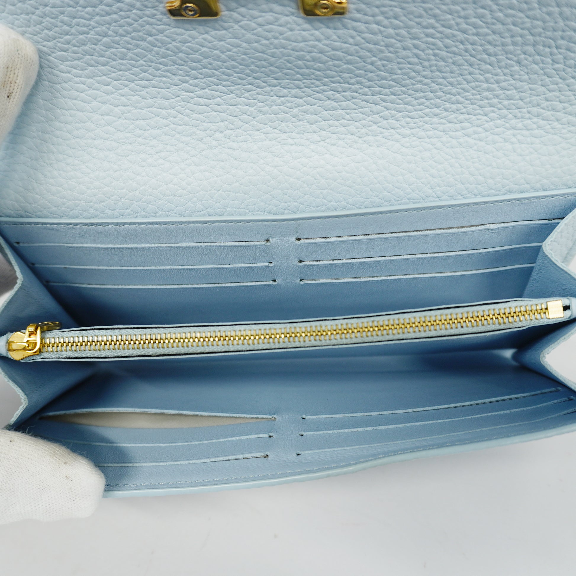 LOUIS VUITTON Louis Vuitton Portefeuille Capucines Day Limited Blue O'Lamp  M69060 Women's Taurillon Leather Long Wallet