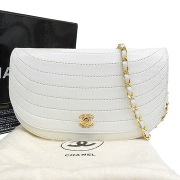 Chanel here mark chain shoulder bag white