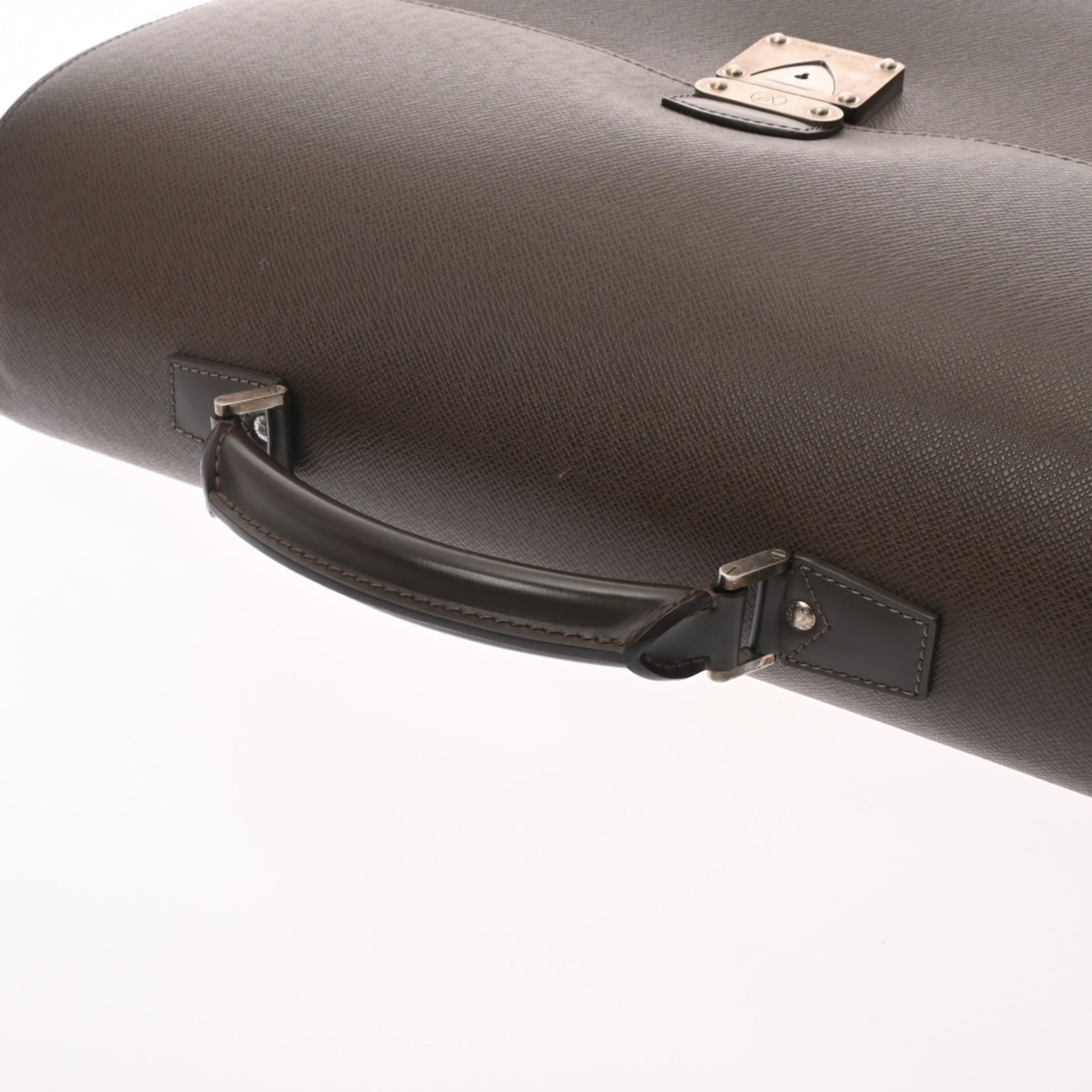 A Louis Vuitton Grizzli Taiga Leather Robusto Briefcase
