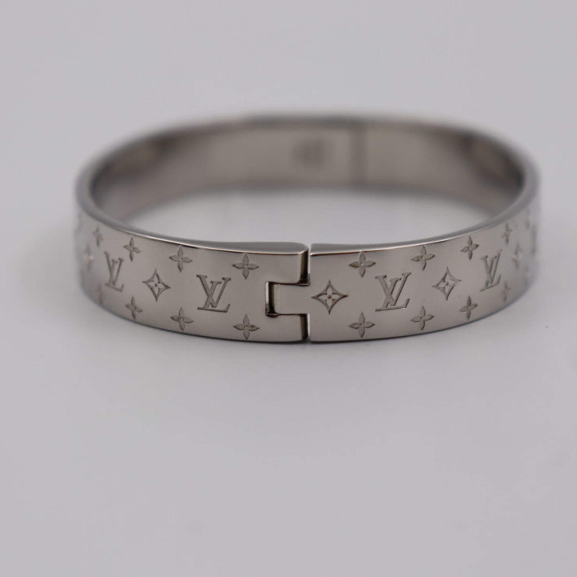 Louis Vuitton bracelet M00246 Cuff nanogram silver excellent