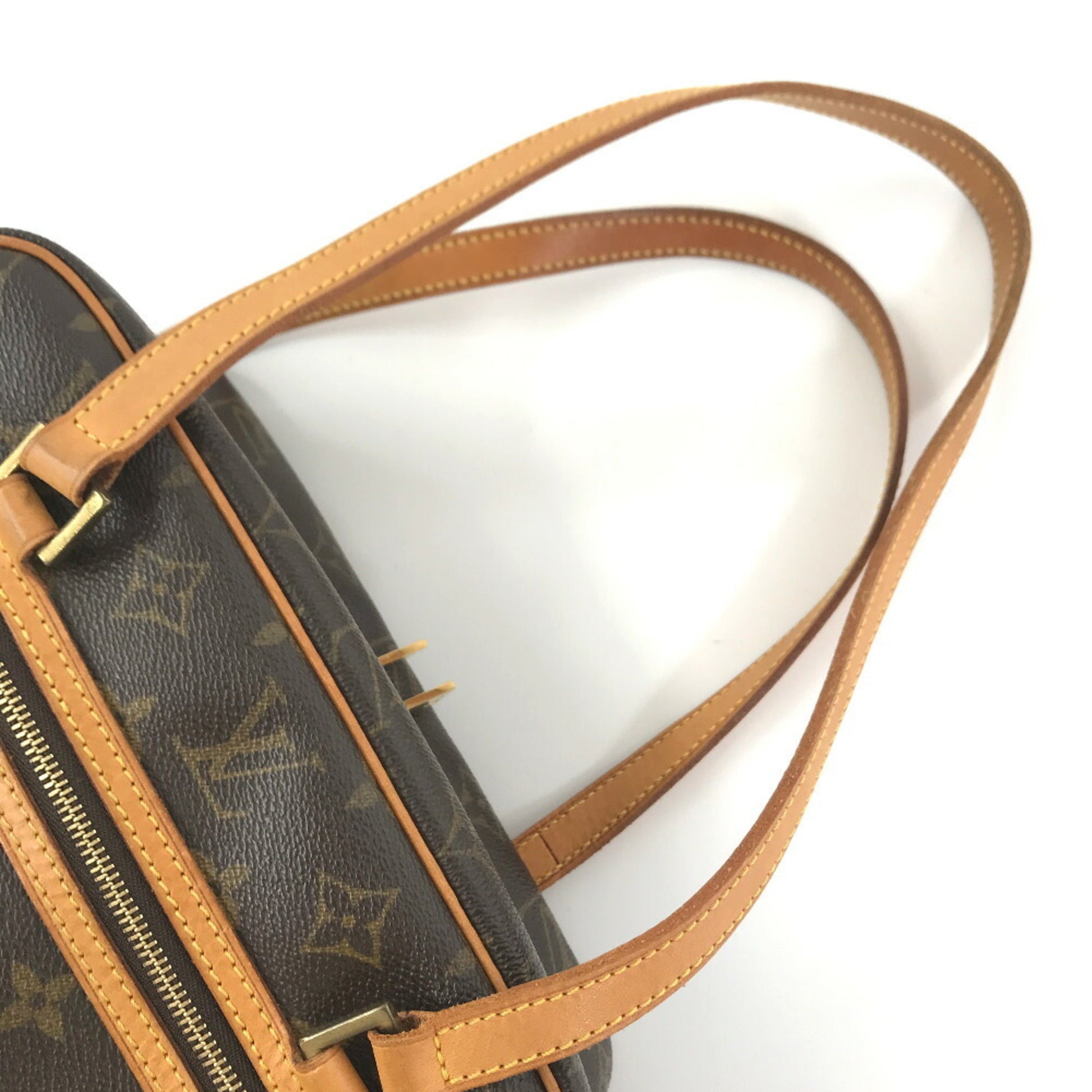 Louis Vuitton Cite MM Monogram Canvas Shoulder Bag For Sale at